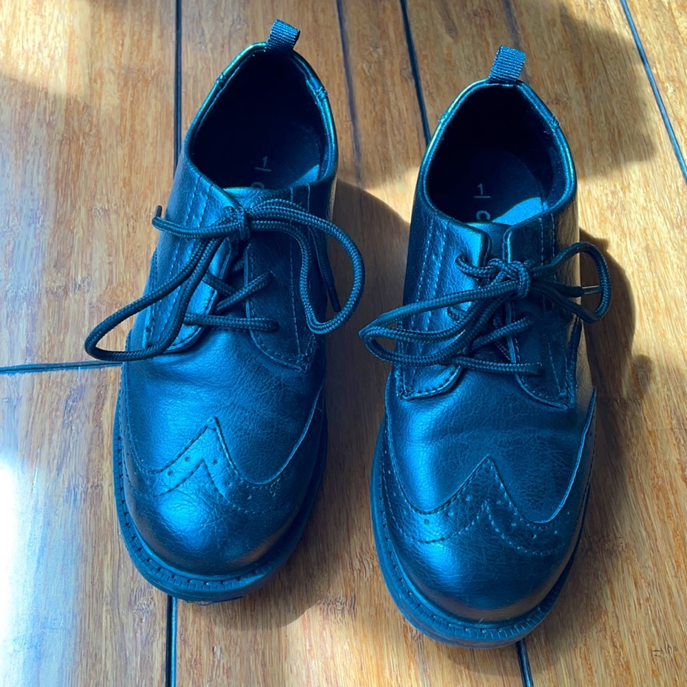 Nice boys size 1 dress shoes